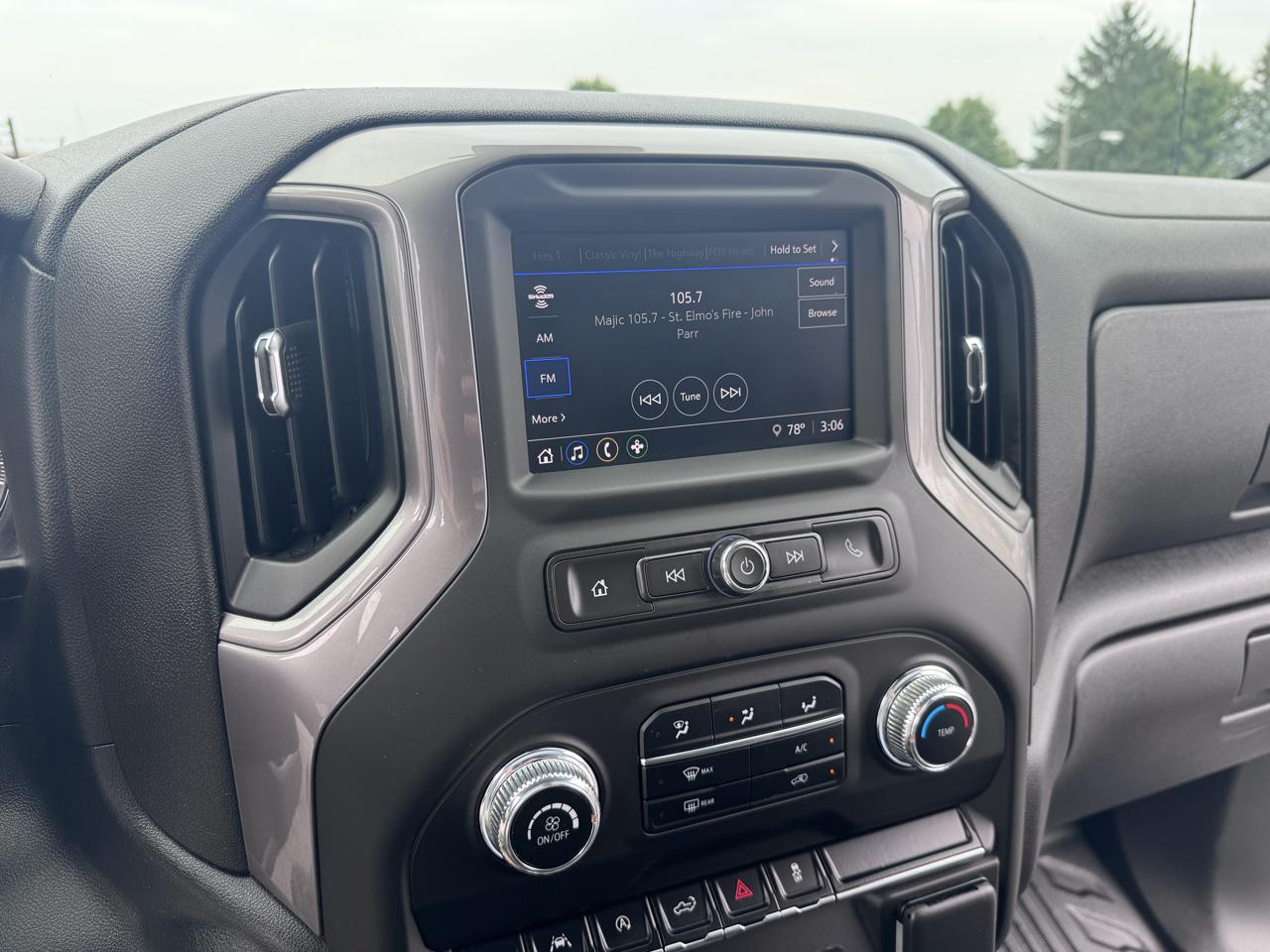 GMC Sierra 1500 4WD Crew Cab 147" Pro 2024