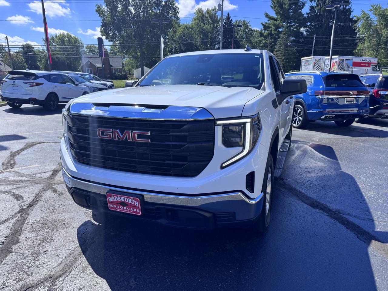 GMC Sierra 1500 4WD Crew Cab 147" Pro 2024