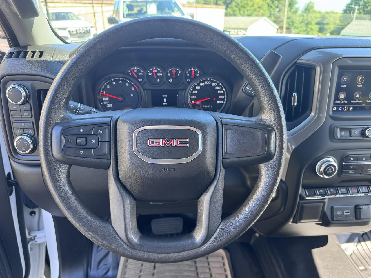GMC Sierra 1500 4WD Crew Cab 147" Pro 2024