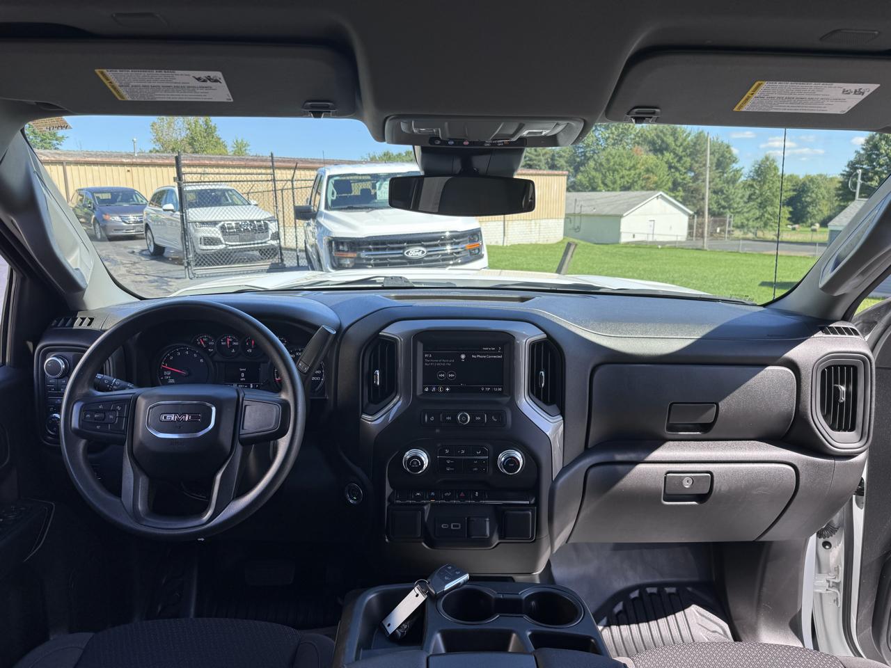 GMC Sierra 1500 4WD Crew Cab 147" Pro 2024