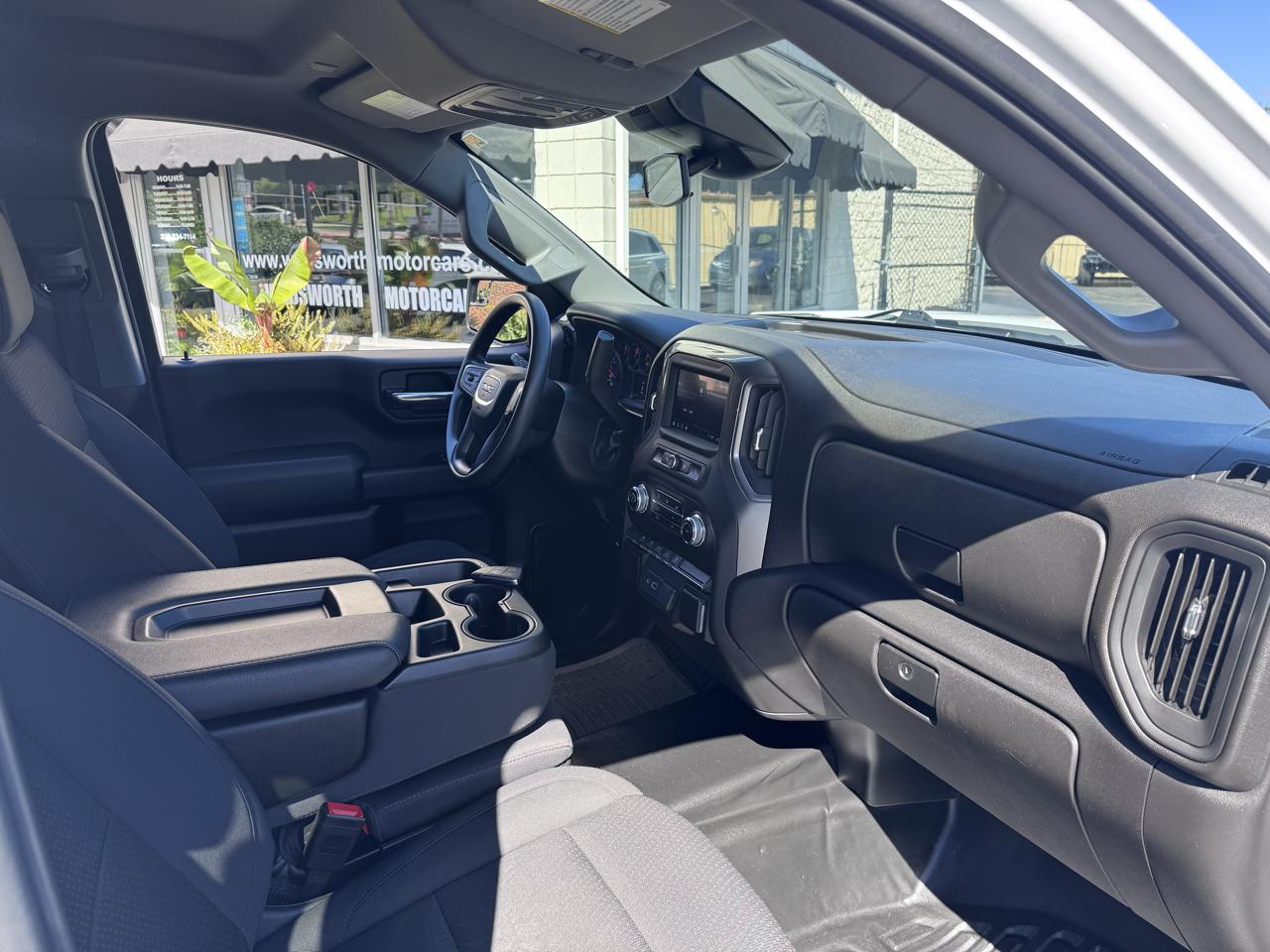 GMC Sierra 1500 4WD Crew Cab 147" Pro 2024