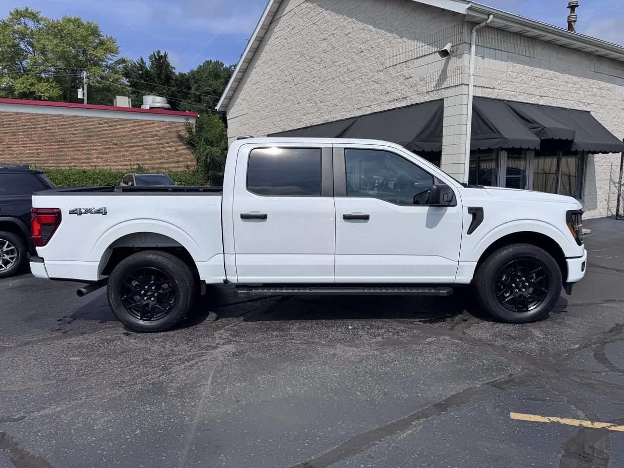 Ford F-150 4WD SuperCrew 145" STX 2024