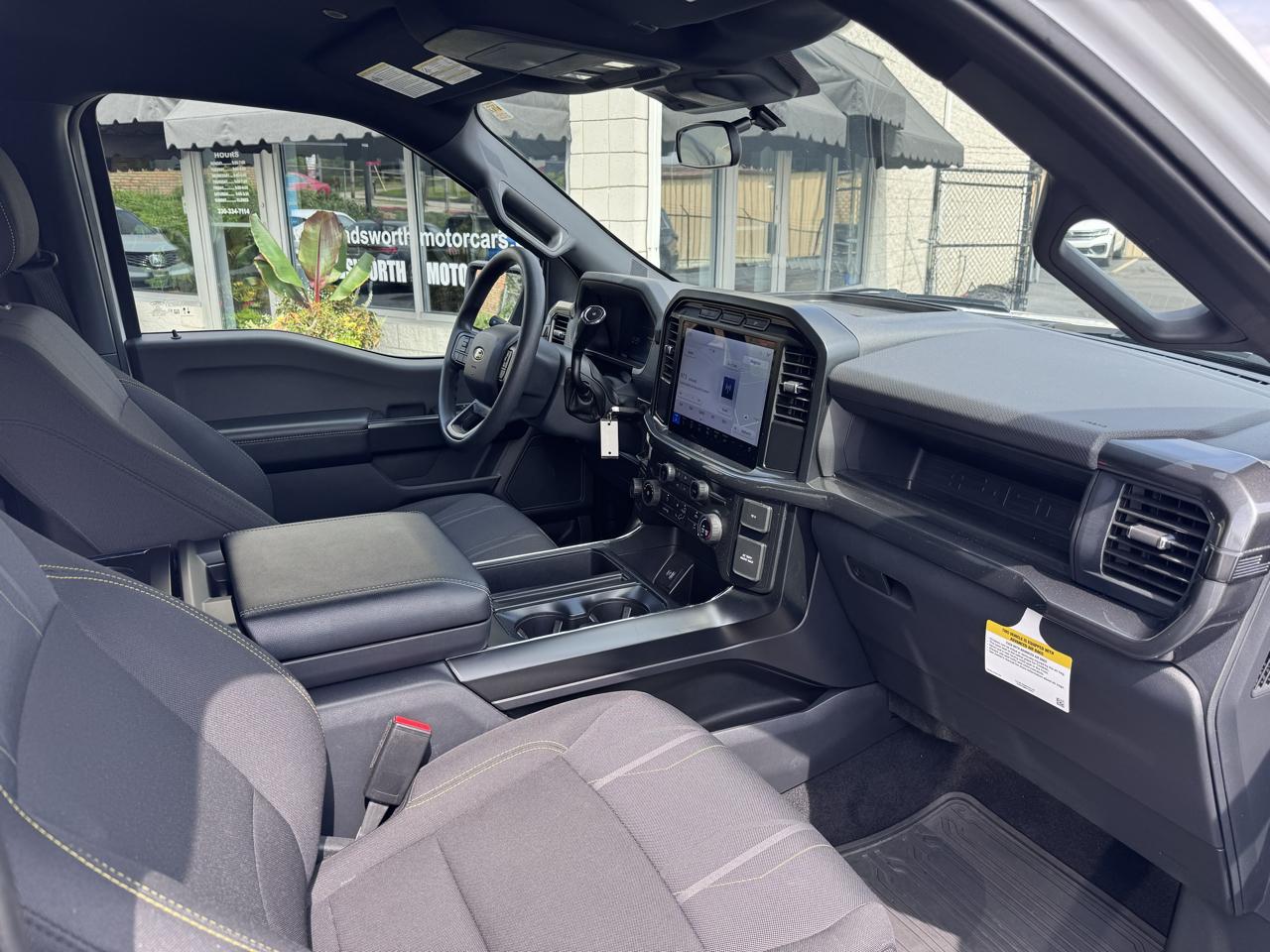 Ford F-150 4WD SuperCrew 145" STX 2024