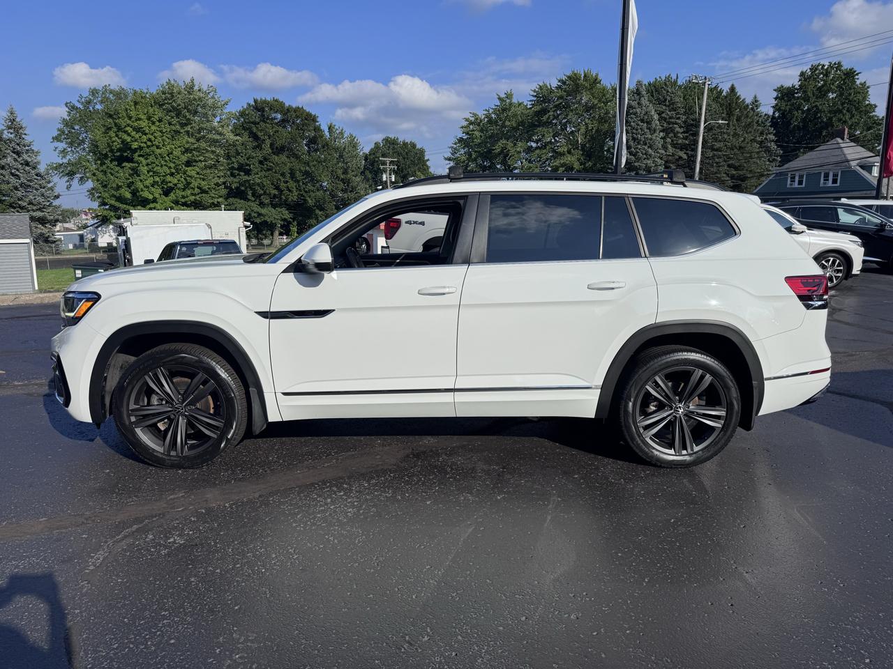 Volkswagen Atlas 2021.5 3.6L V6 SE w/Technology R-Line 4MOTION 2021