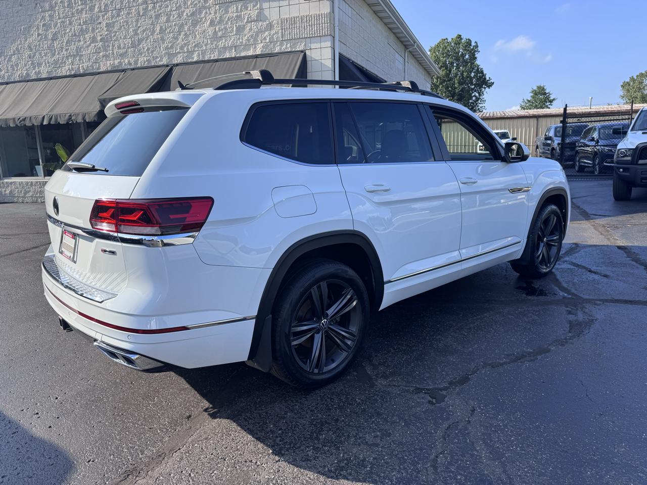 Volkswagen Atlas 2021.5 3.6L V6 SE w/Technology R-Line 4MOTION 2021