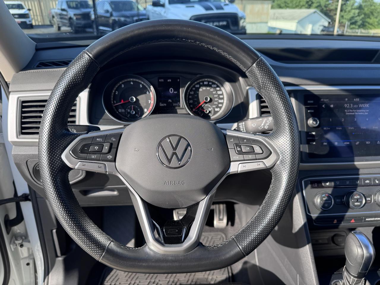 Volkswagen Atlas 2021.5 3.6L V6 SE w/Technology R-Line 4MOTION 2021