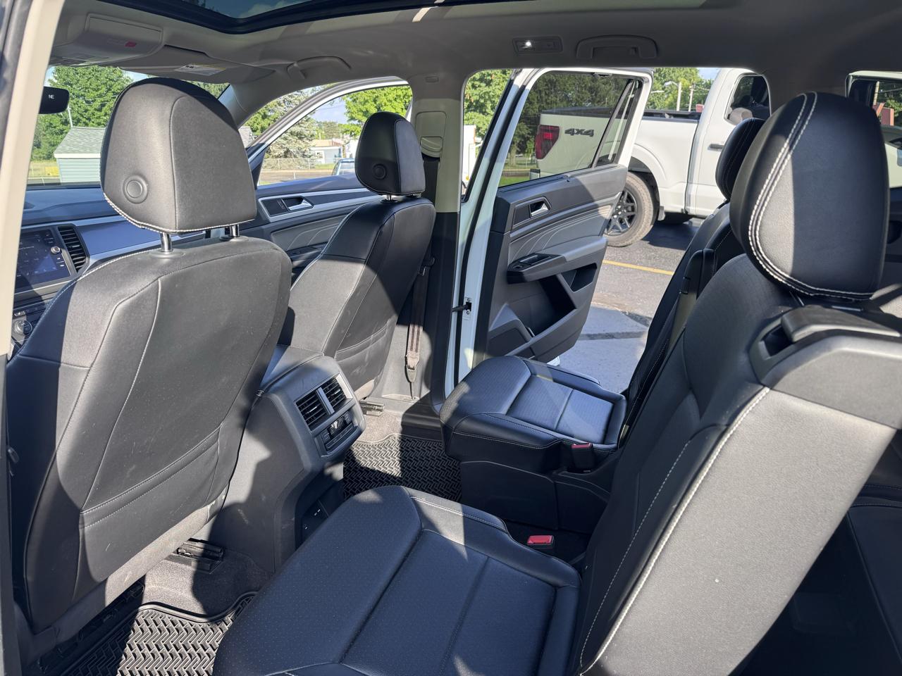 Volkswagen Atlas 2021.5 3.6L V6 SE w/Technology R-Line 4MOTION 2021