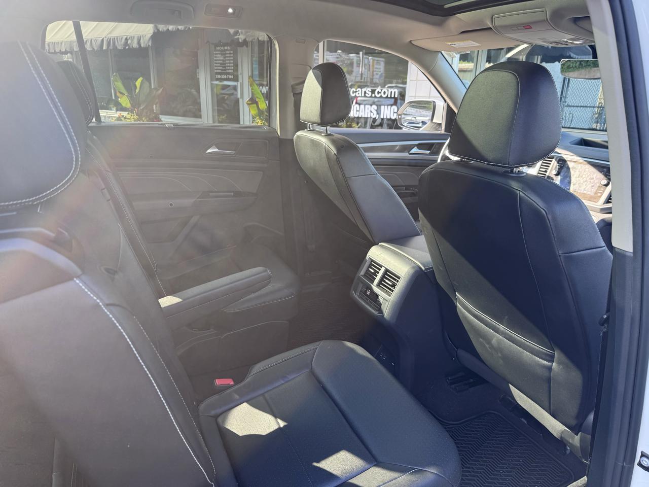 Volkswagen Atlas 2021.5 3.6L V6 SE w/Technology R-Line 4MOTION 2021