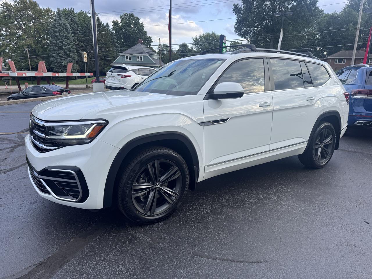 2021 Volkswagen Atlas 2021.5 3.6L V6 SE w/Technology R-Line 4MOTION