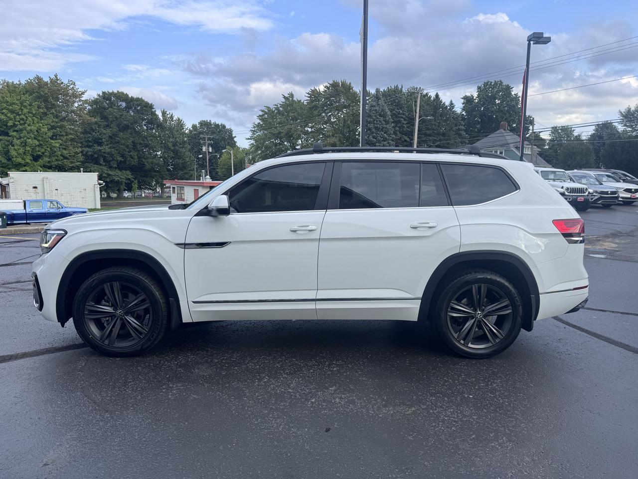 Volkswagen Atlas 2021.5 3.6L V6 SE w/Technology R-Line 4MOTION 2021