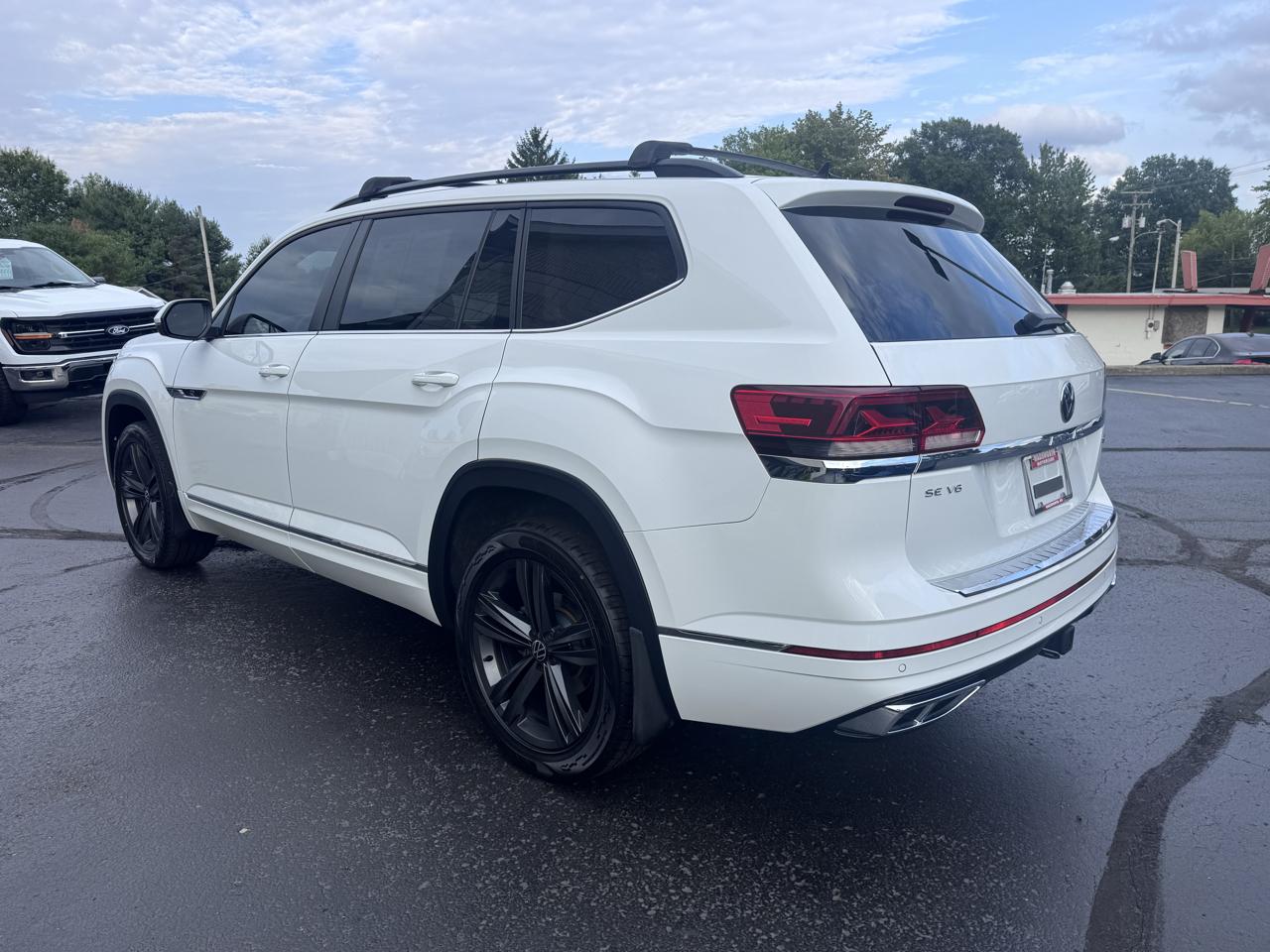 Volkswagen Atlas 2021.5 3.6L V6 SE w/Technology R-Line 4MOTION 2021