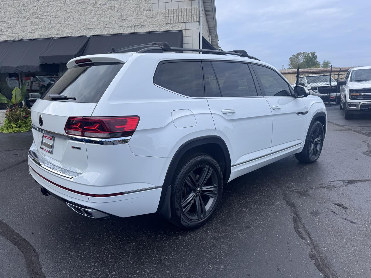 Volkswagen Atlas 2021.5 3.6L V6 SE w/Technology R-Line 4MOTION 2021