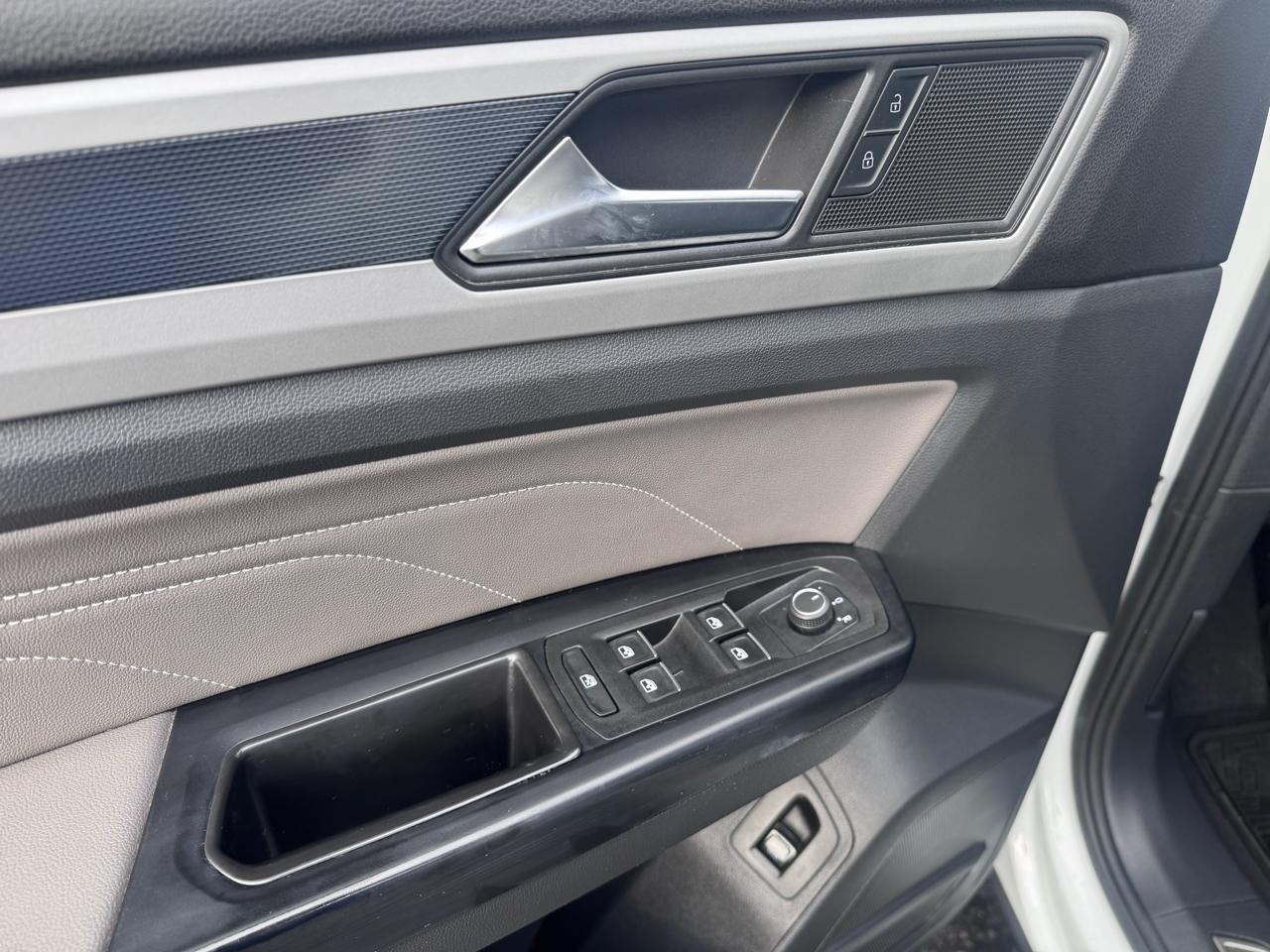 Volkswagen Atlas 2021.5 3.6L V6 SE w/Technology R-Line 4MOTION 2021