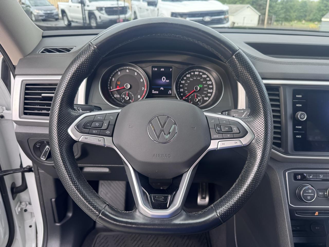 Volkswagen Atlas 2021.5 3.6L V6 SE w/Technology R-Line 4MOTION 2021