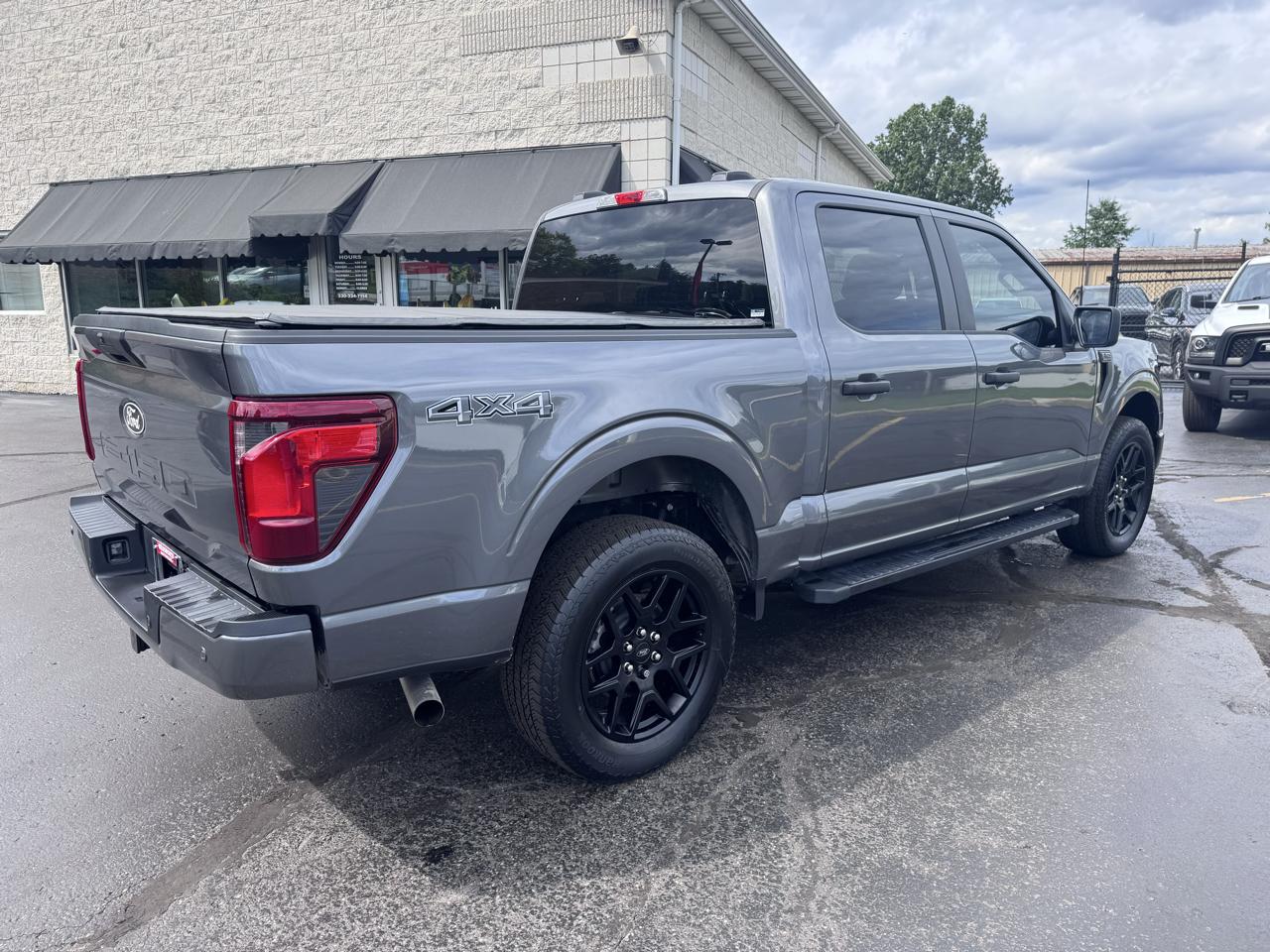 Ford F-150 STX 4WD SuperCrew 5.5' Box 2024