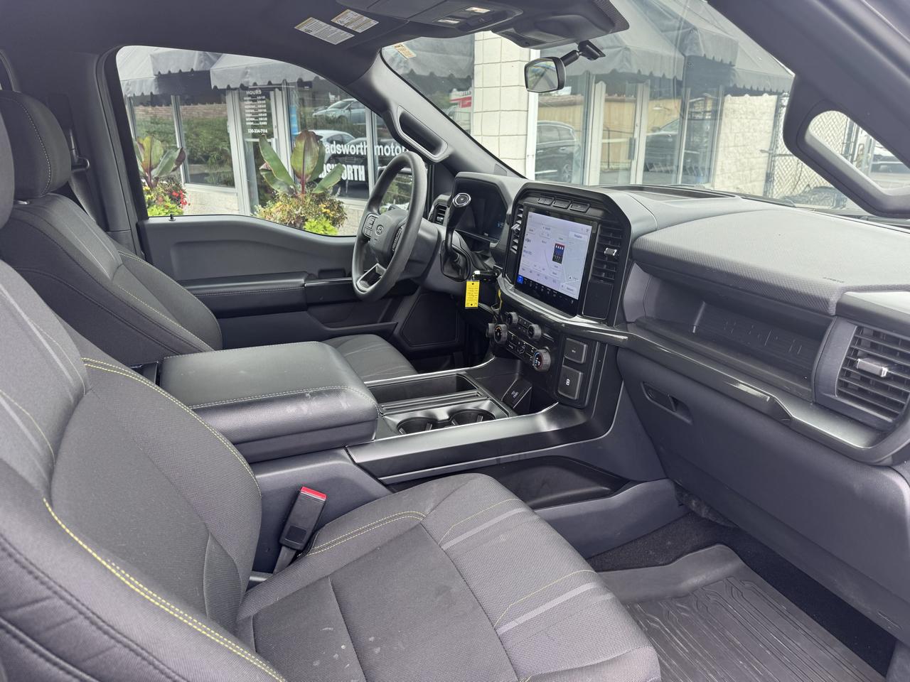 Ford F-150 STX 4WD SuperCrew 5.5' Box 2024