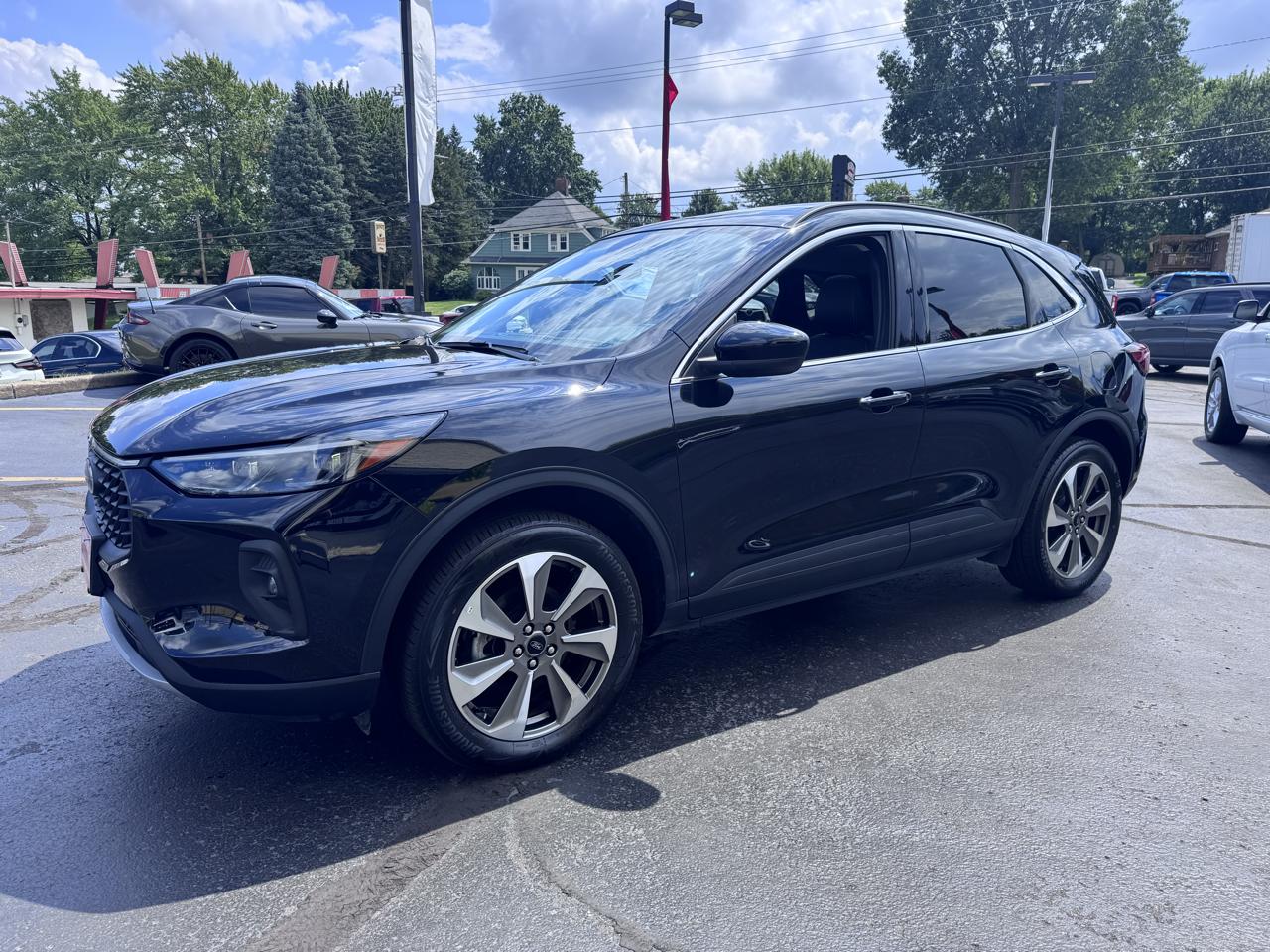 Ford Escape Platinum AWD 2025
