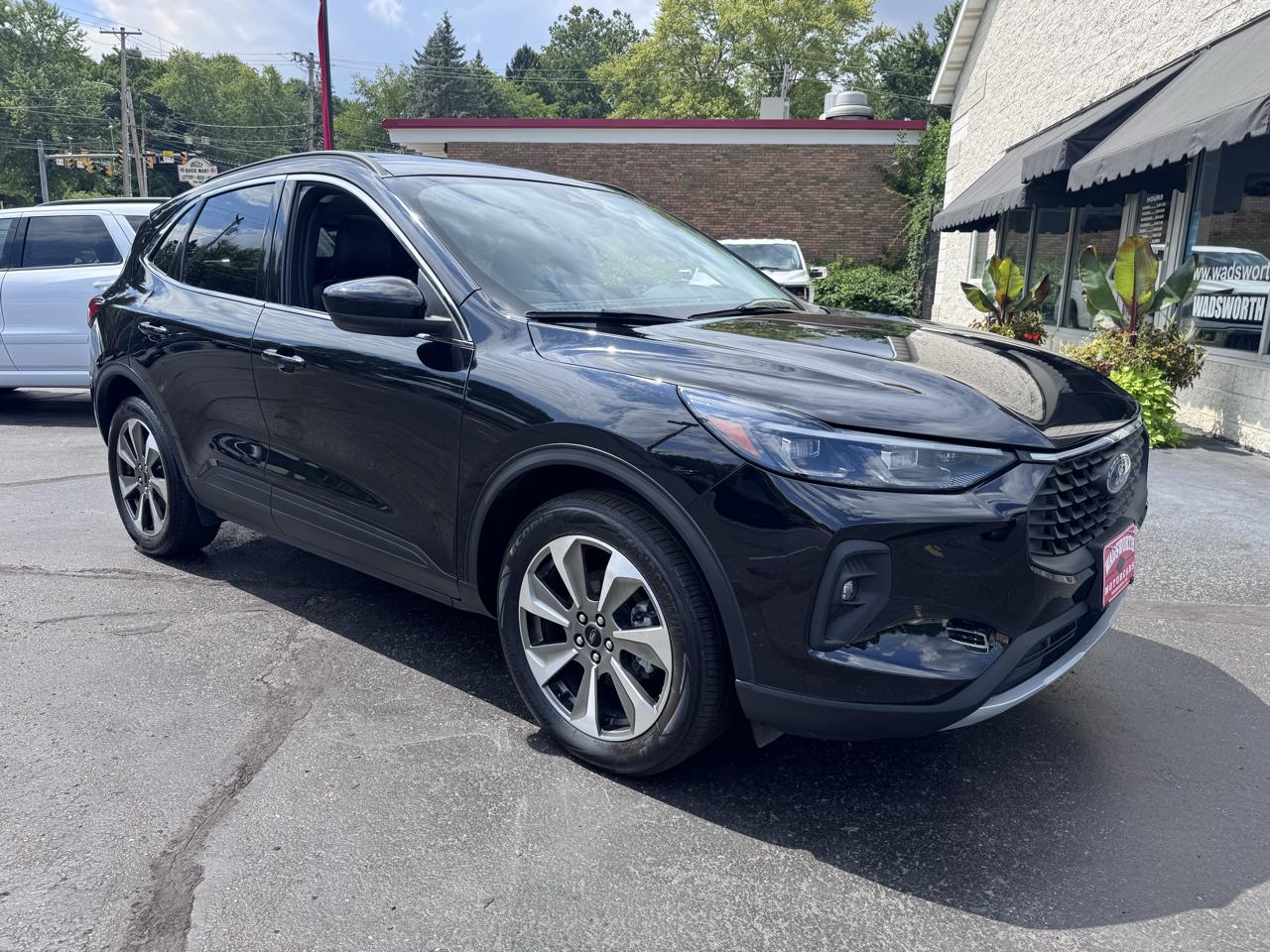 Ford Escape Platinum AWD 2025