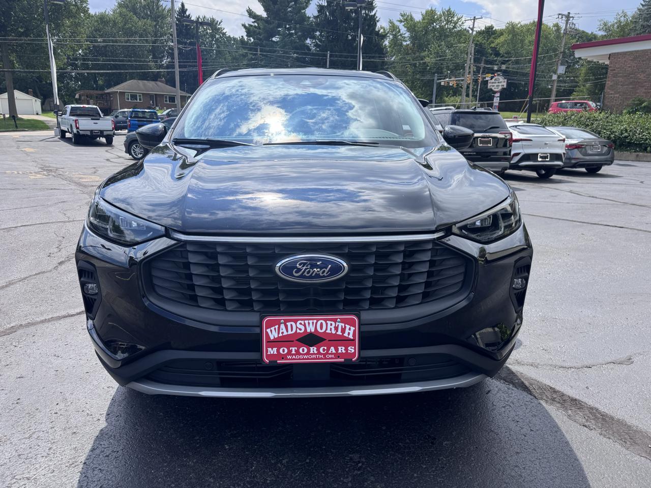 Ford Escape Platinum AWD 2025