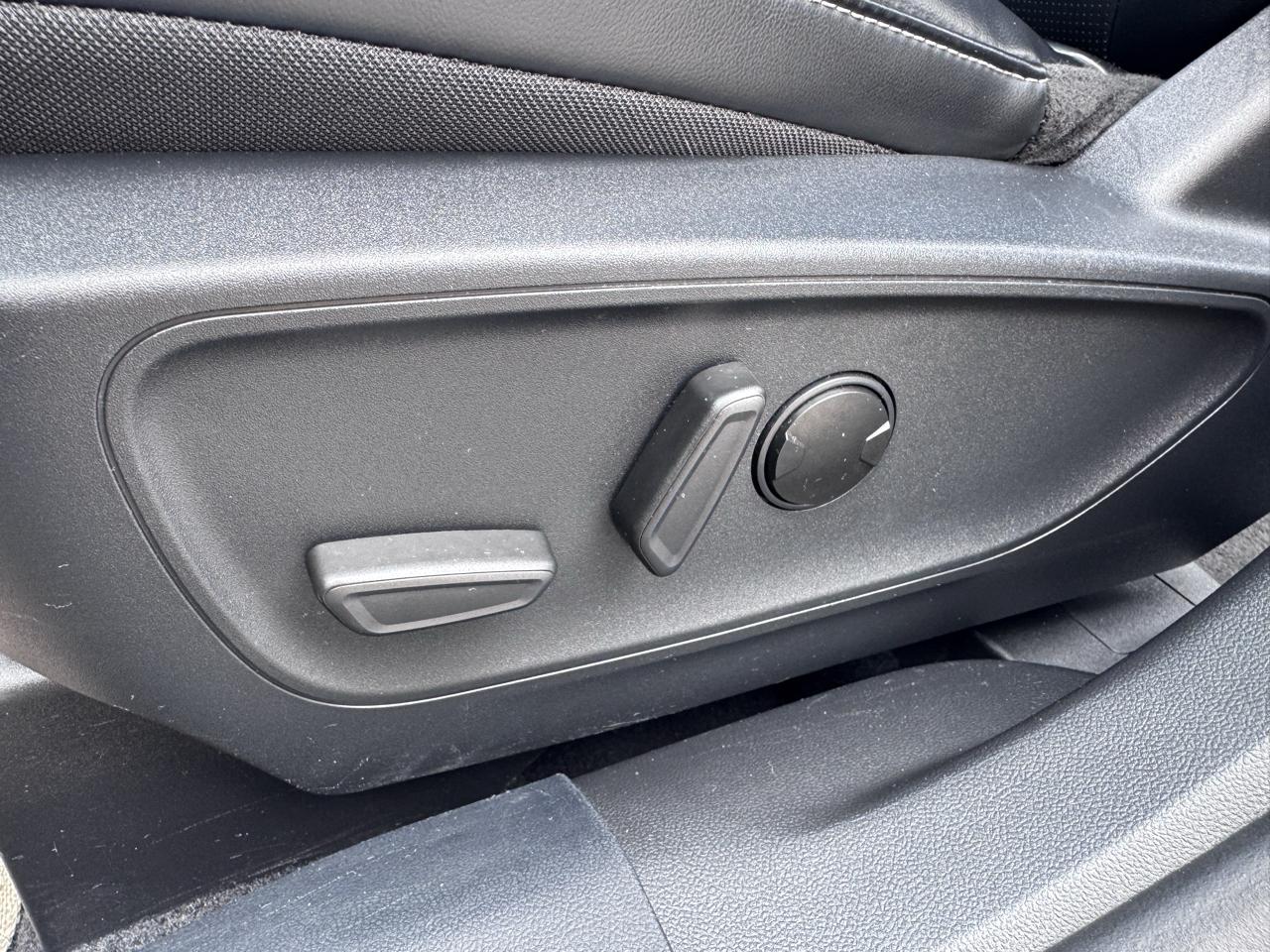 Ford Escape Platinum AWD 2025