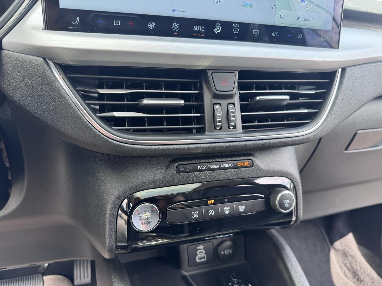 Ford Escape Platinum AWD 2025