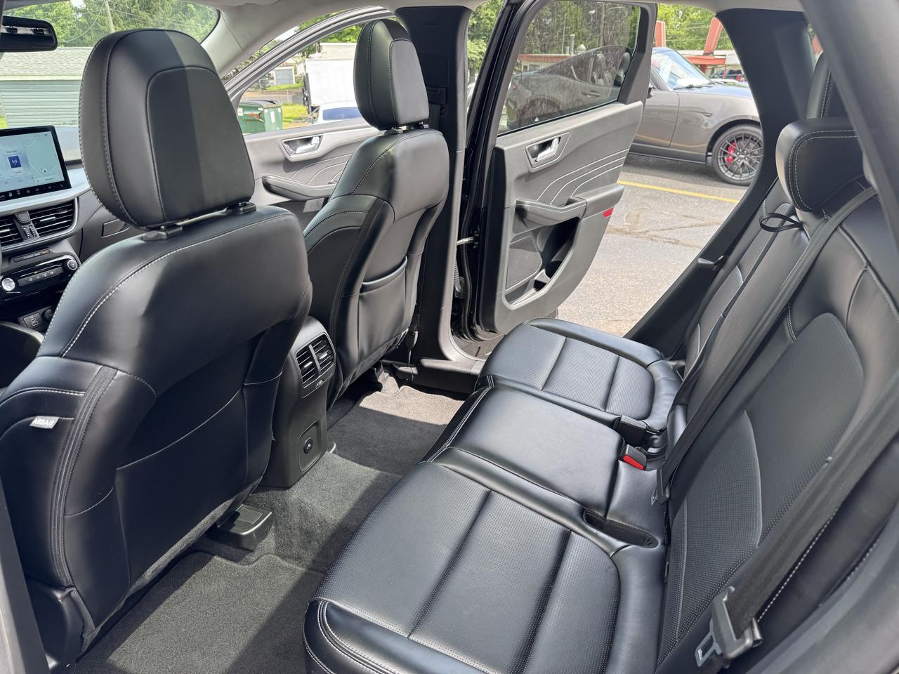Ford Escape Platinum AWD 2025