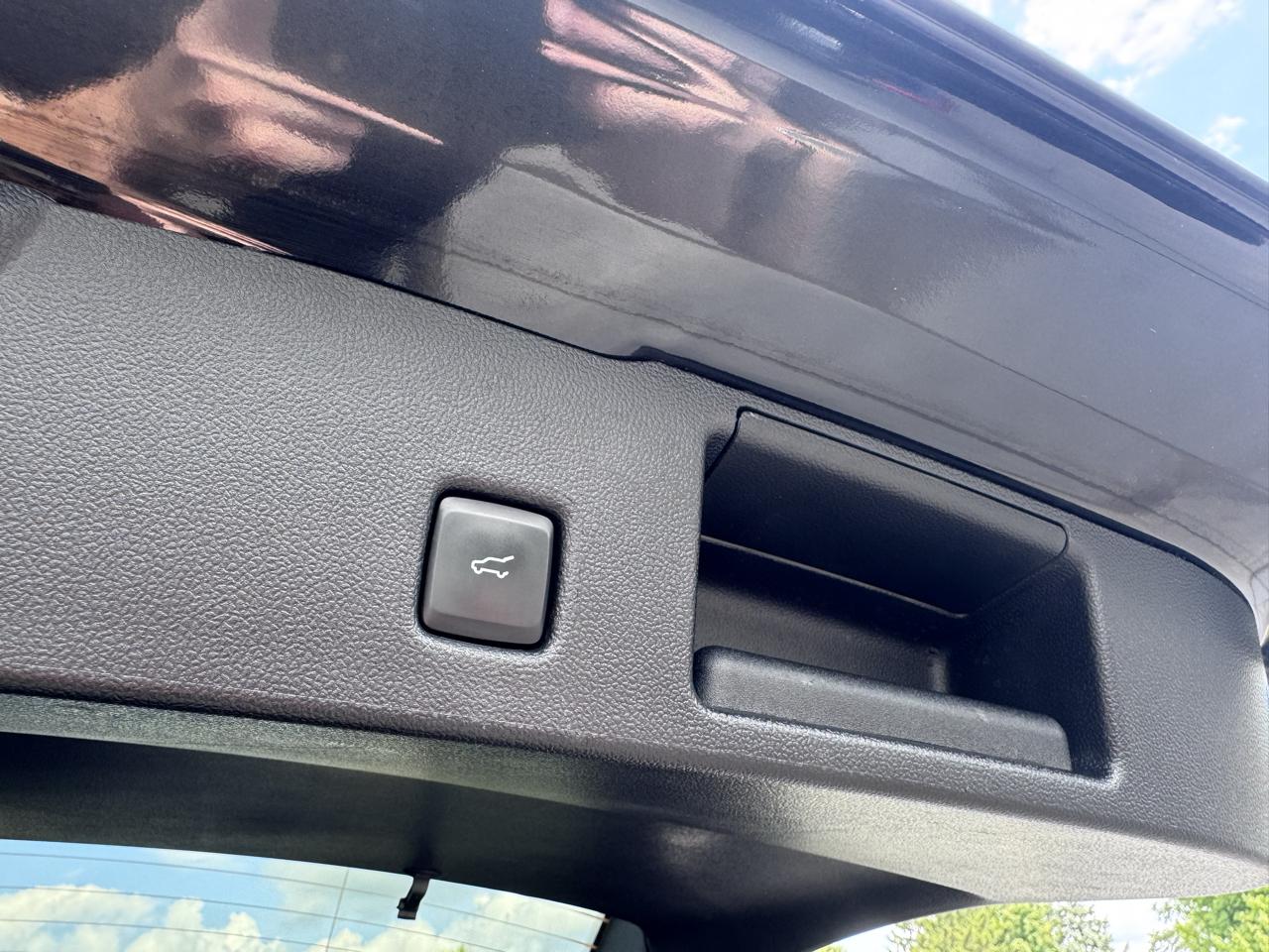 Ford Escape Platinum AWD 2025