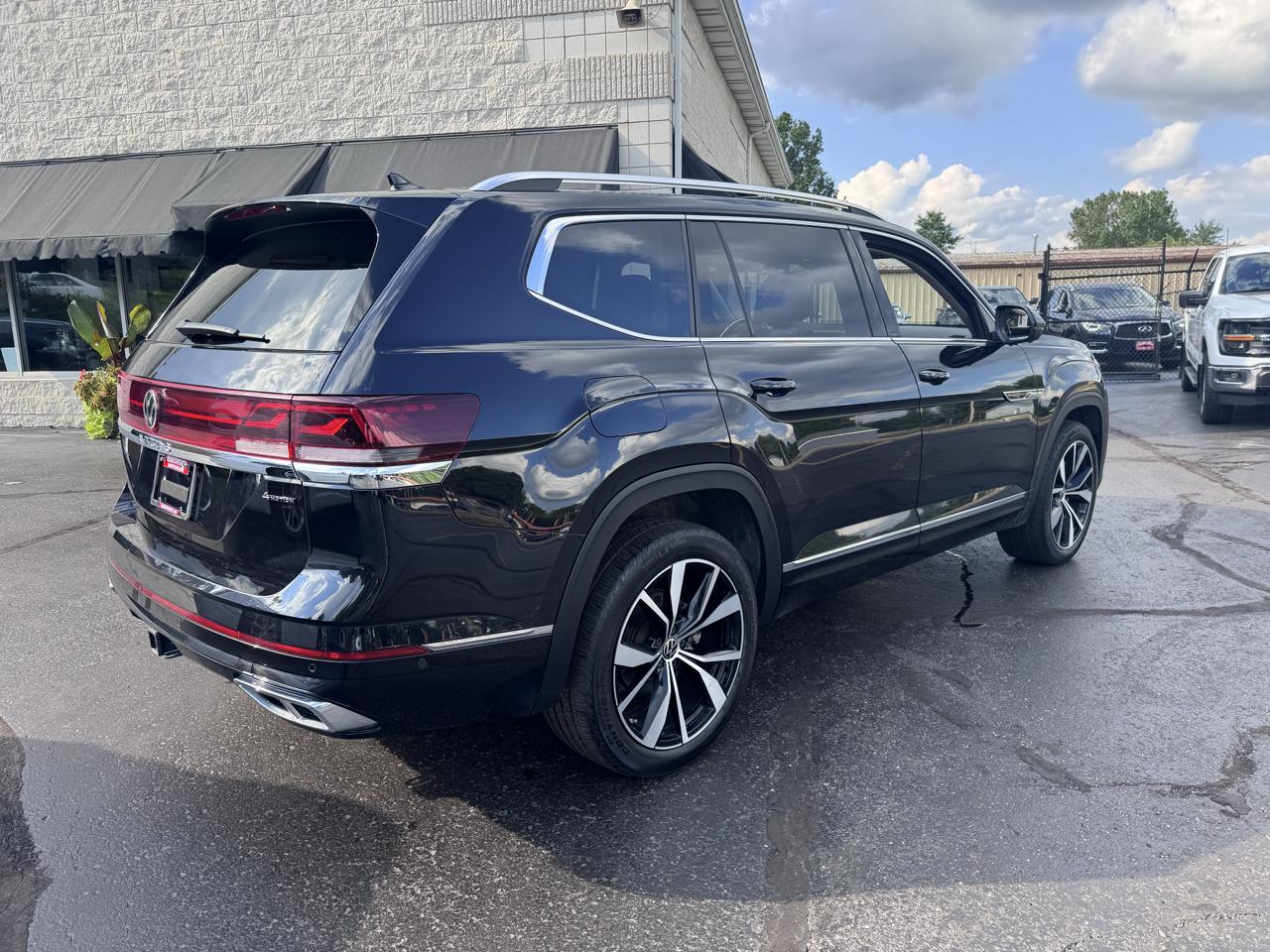 Volkswagen Atlas 2.0T SEL Premium R-Line 4MOTION 2024