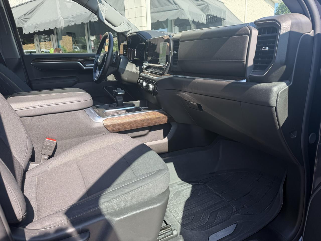 GMC Sierra 1500 4WD Crew Cab 147" Elevation 2025