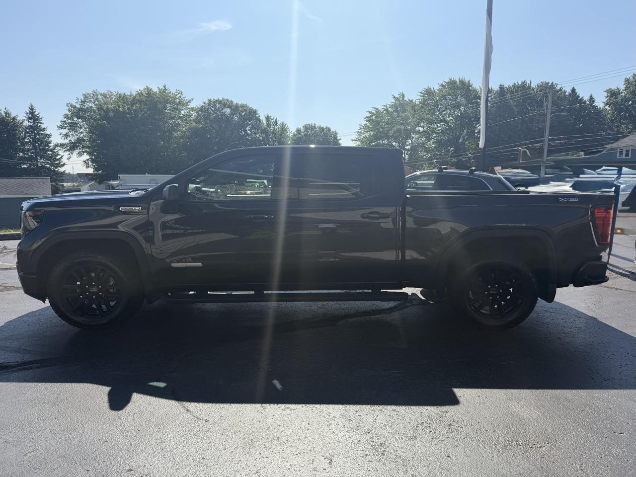 GMC Sierra 1500 4WD Crew Cab 147" Elevation 2025