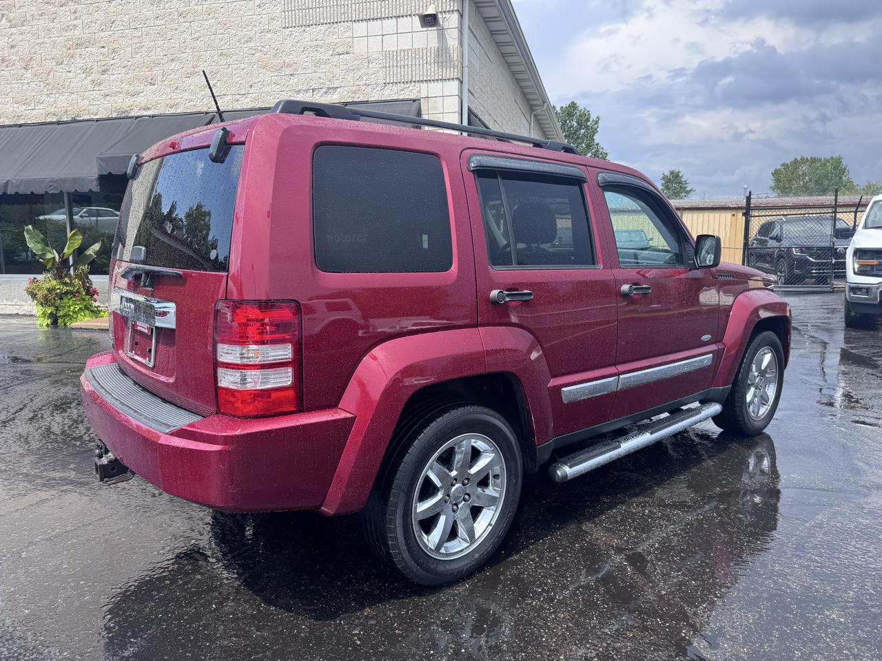 Jeep Liberty 4WD 4dr Sport Latitude 2012