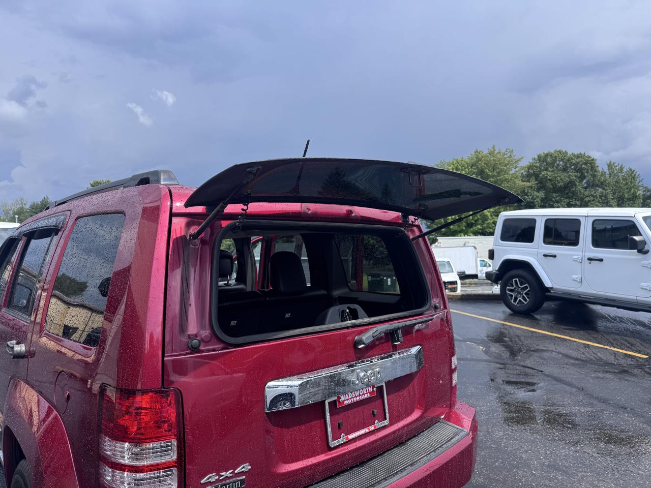 Jeep Liberty 4WD 4dr Sport Latitude 2012