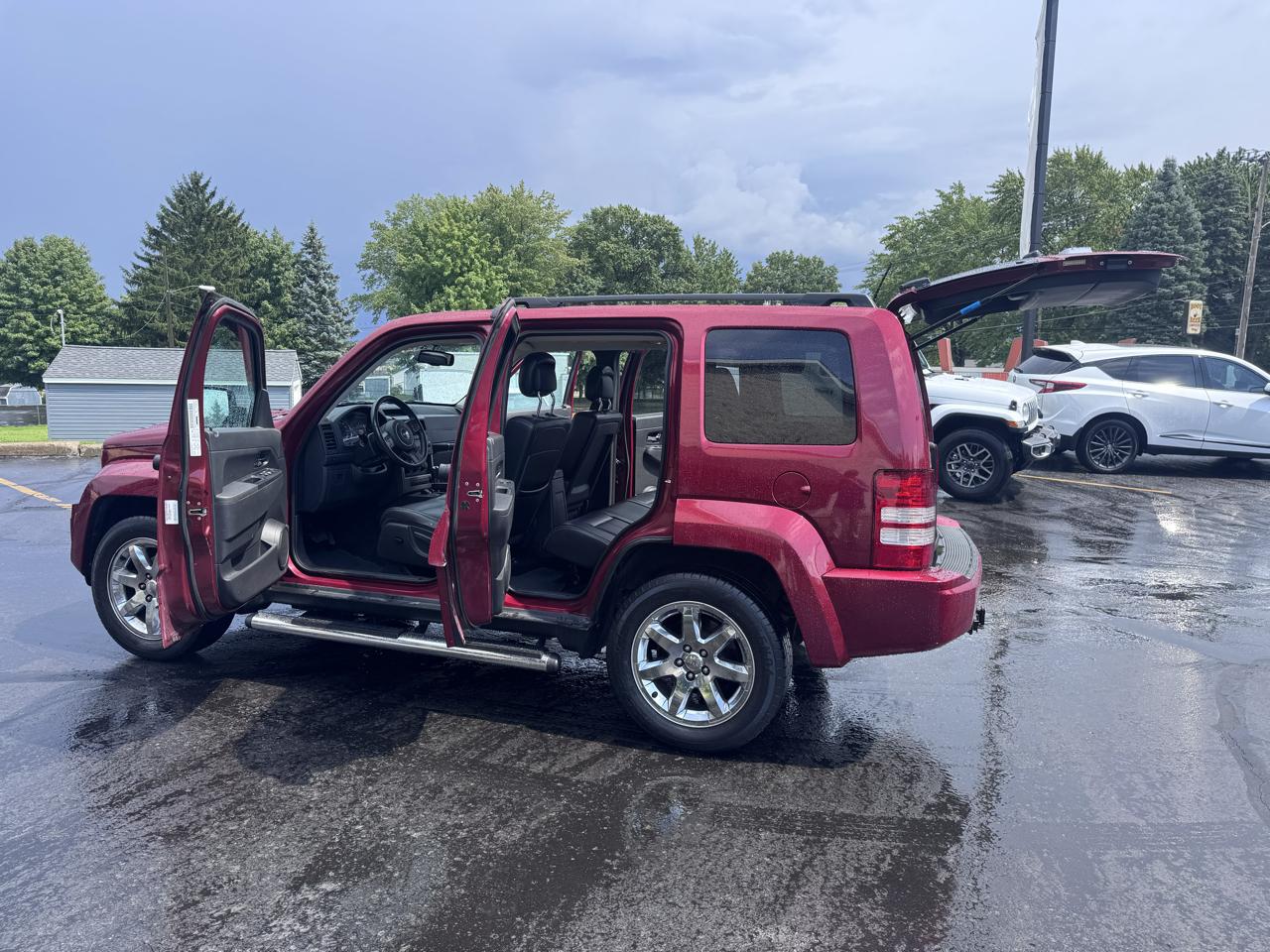 Jeep Liberty 4WD 4dr Sport Latitude 2012