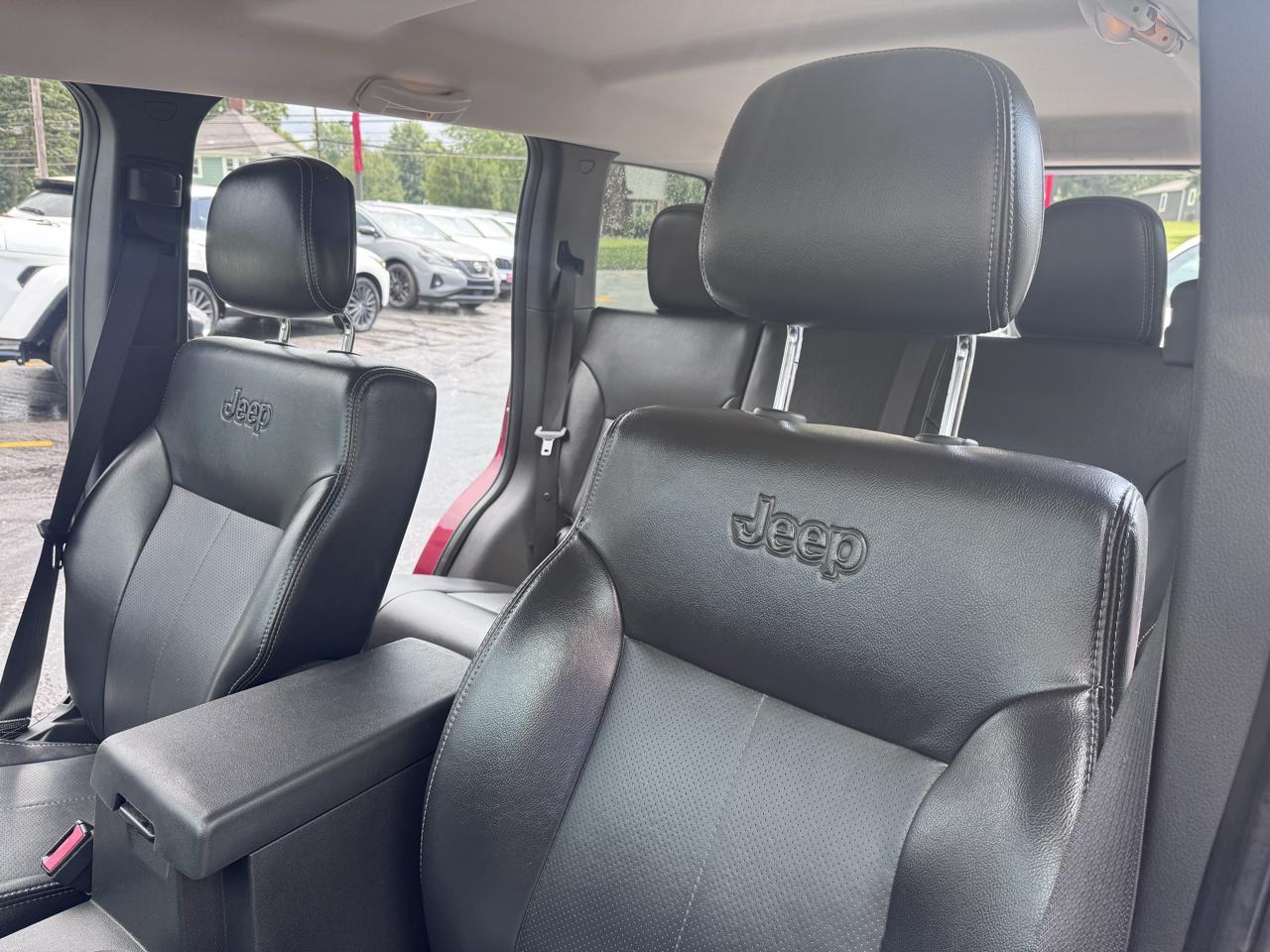 Jeep Liberty 4WD 4dr Sport Latitude 2012