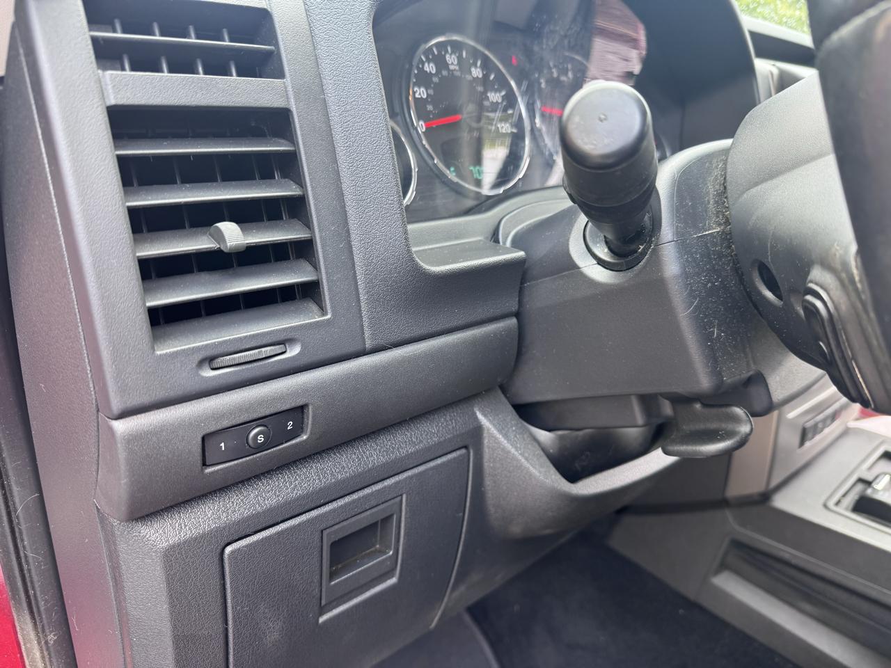 Jeep Liberty 4WD 4dr Sport Latitude 2012