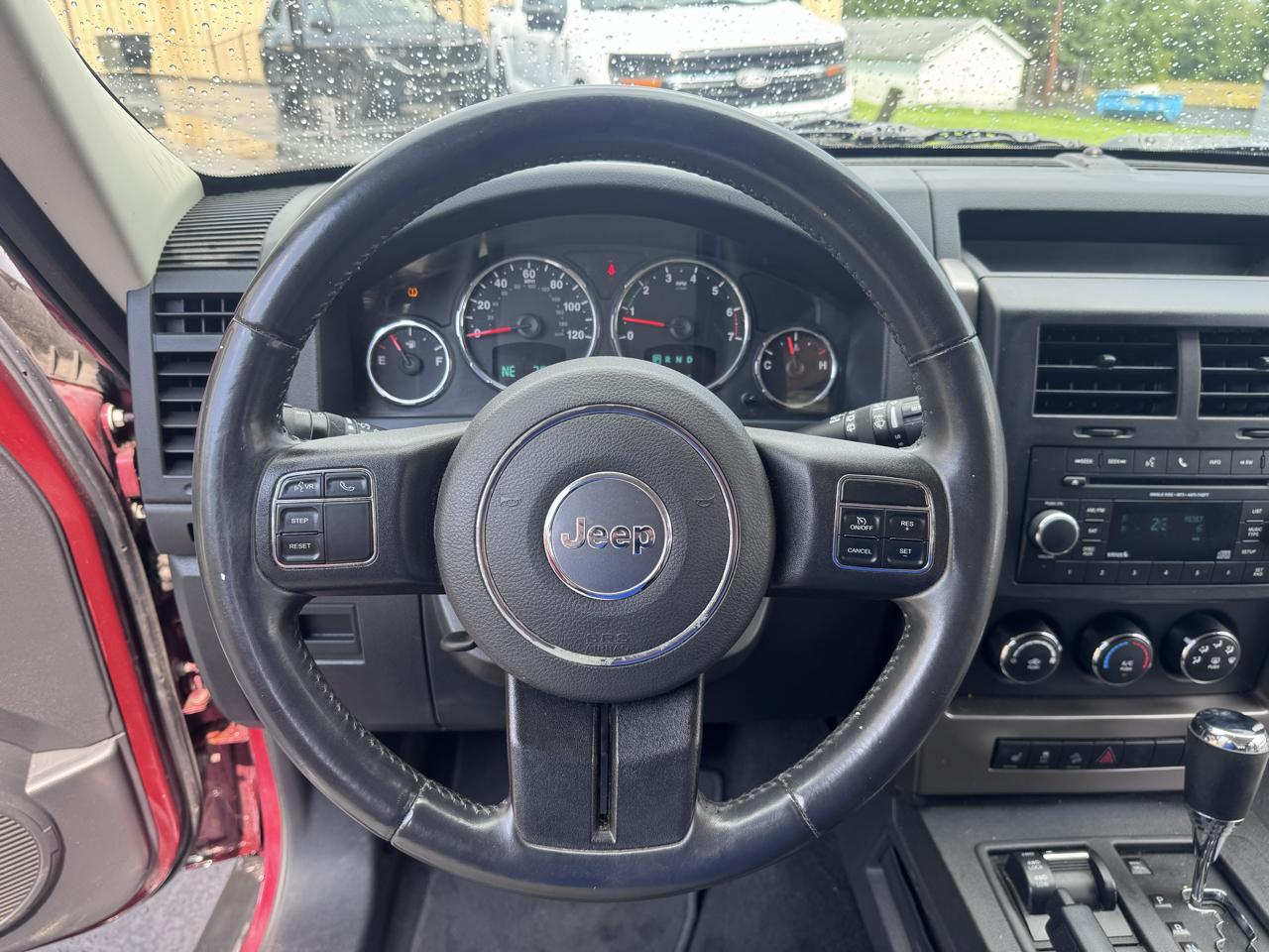 Jeep Liberty 4WD 4dr Sport Latitude 2012