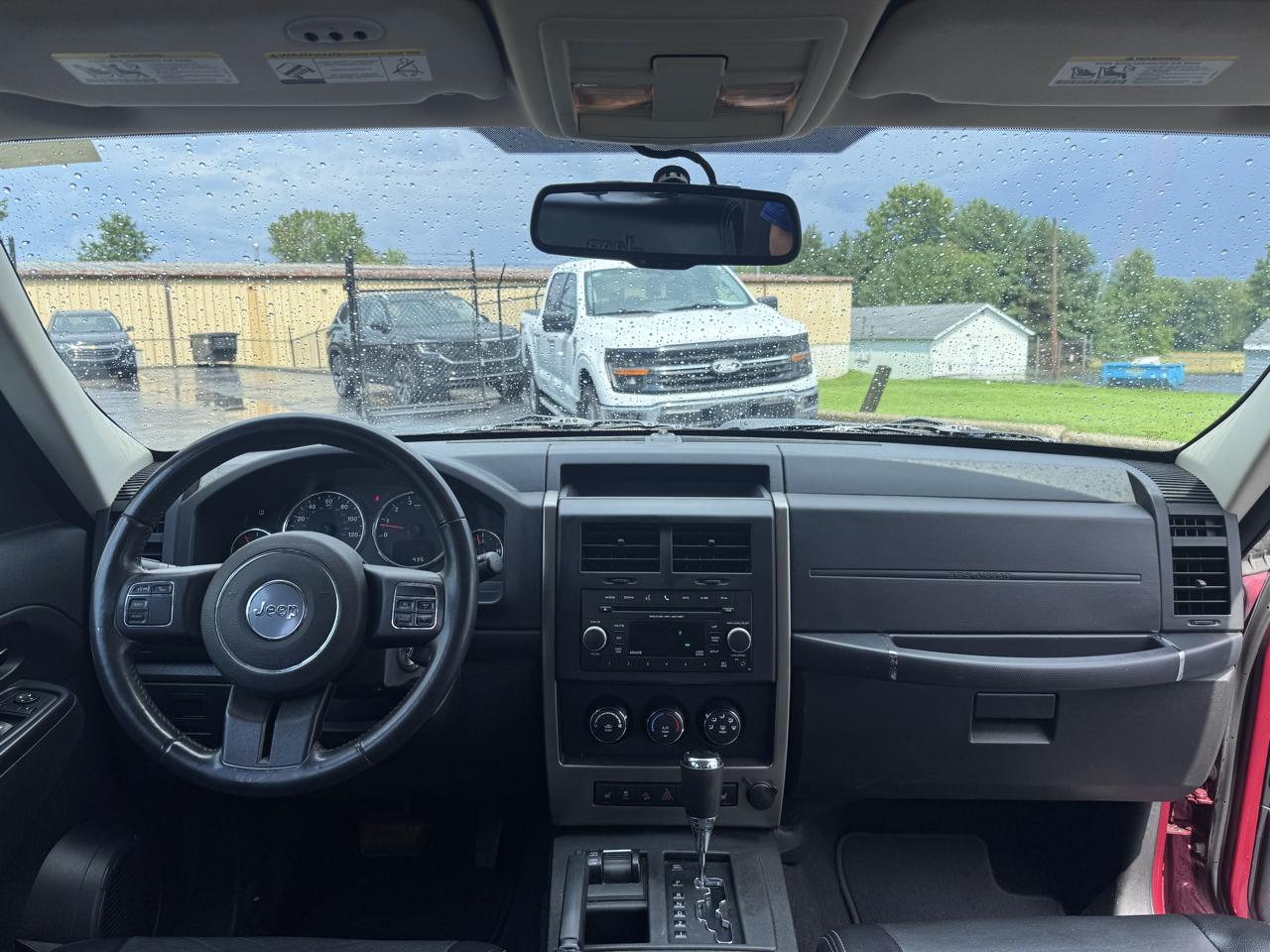 Jeep Liberty 4WD 4dr Sport Latitude 2012