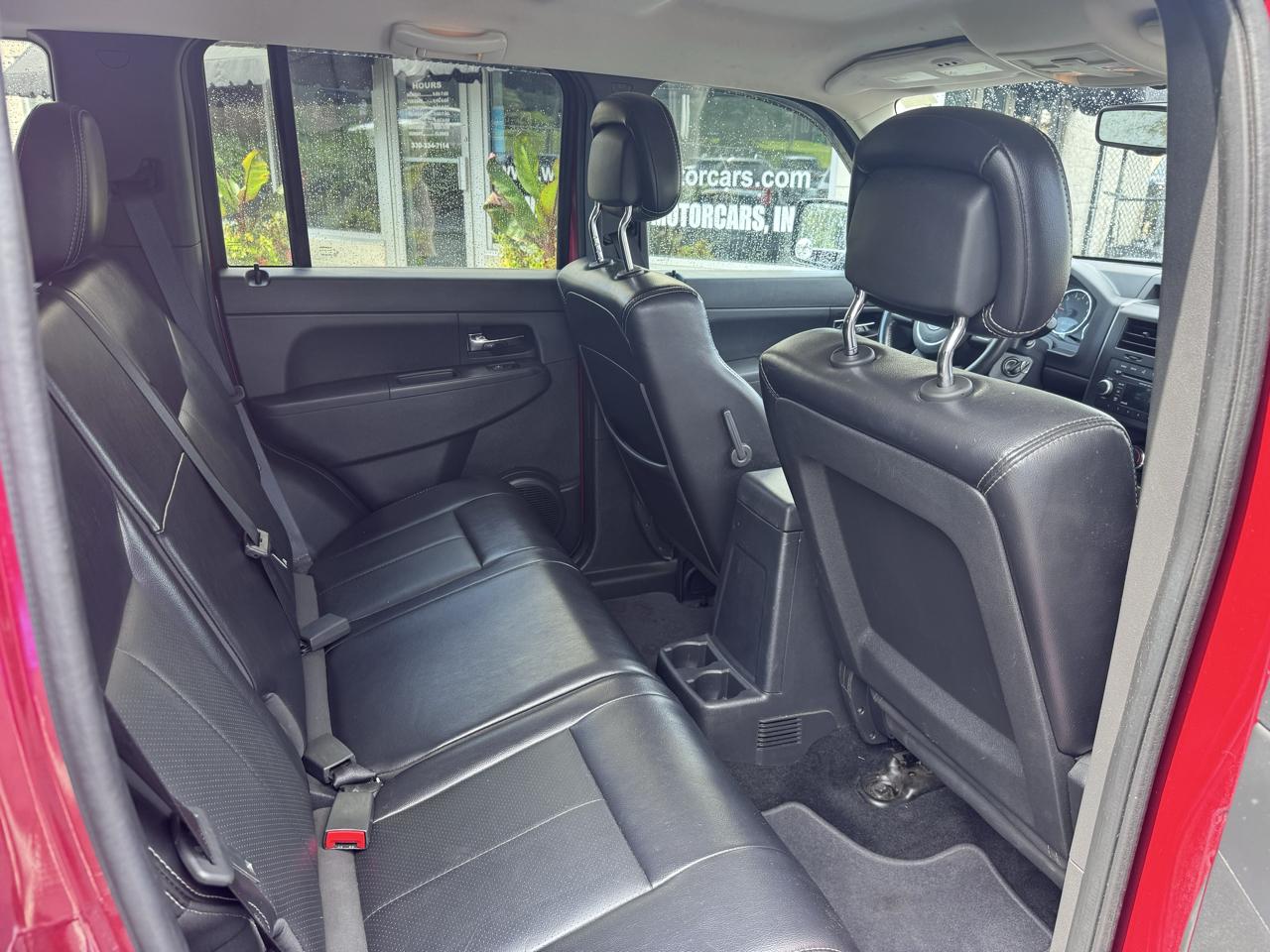 Jeep Liberty 4WD 4dr Sport Latitude 2012