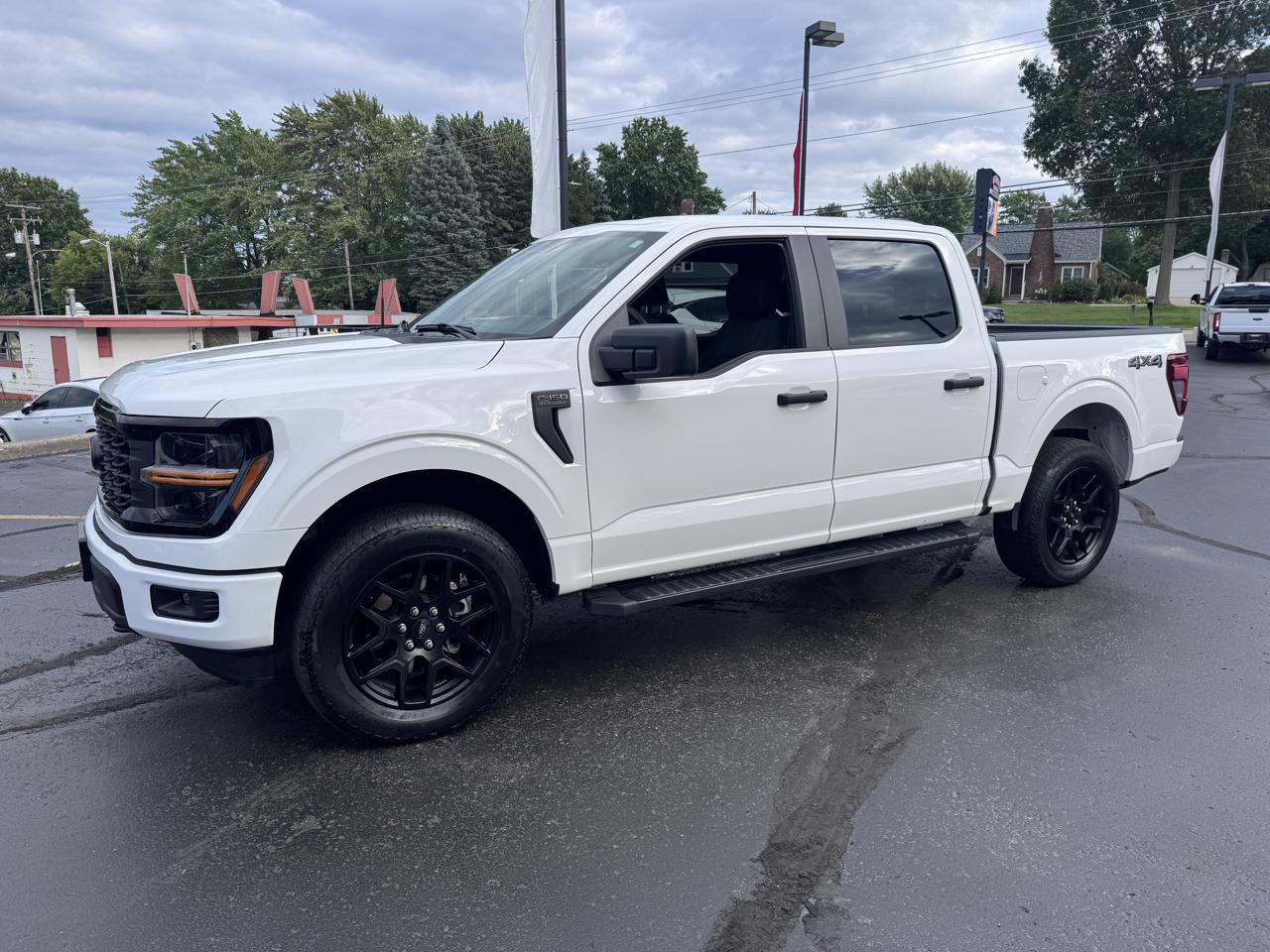 Ford F-150 STX SuperCrew 4WD 2024