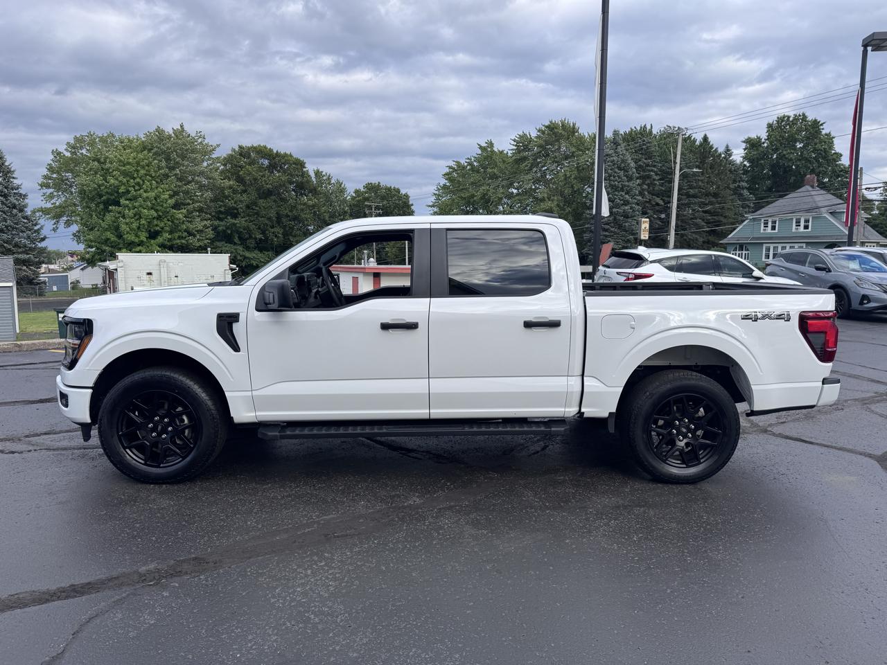 Ford F-150 STX SuperCrew 4WD 2024