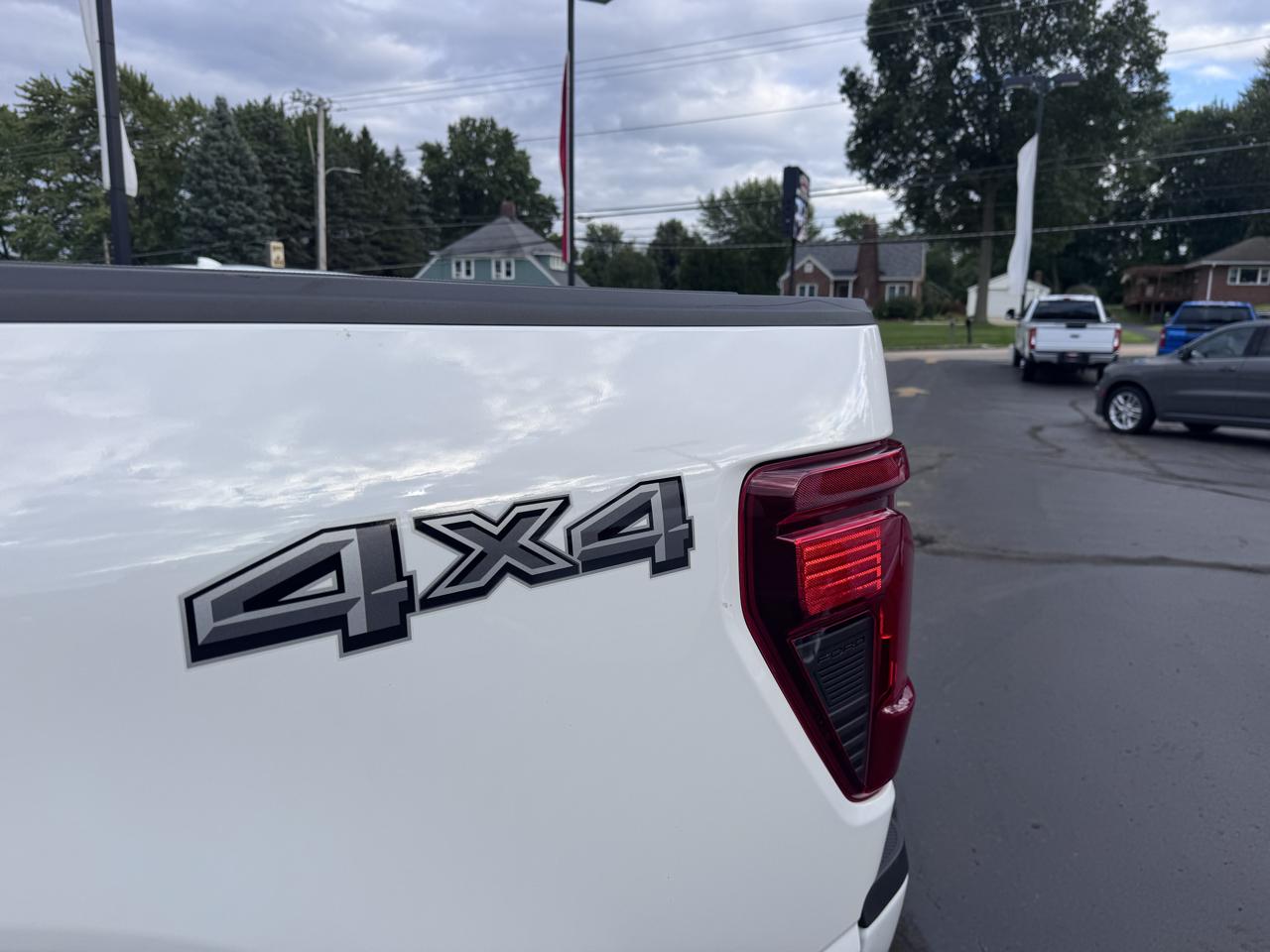 Ford F-150 STX SuperCrew 4WD 2024