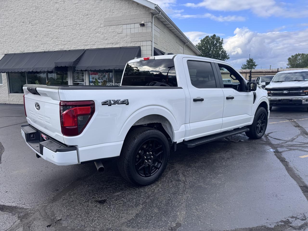 Ford F-150 STX SuperCrew 4WD 2024
