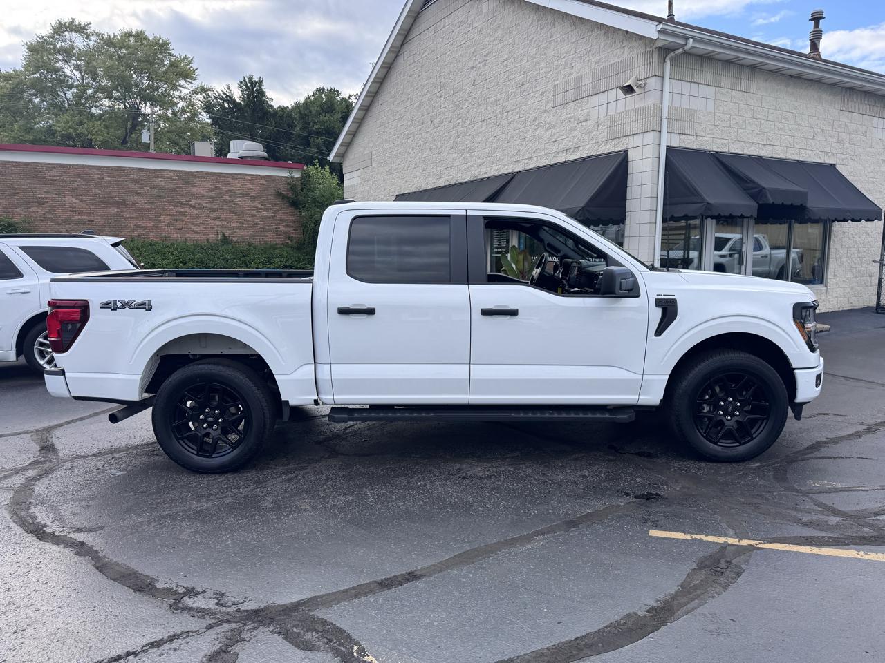 Ford F-150 STX SuperCrew 4WD 2024
