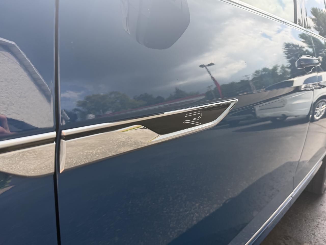 Volkswagen Atlas 2.0T SEL Premium R-Line 4MOTION 2026