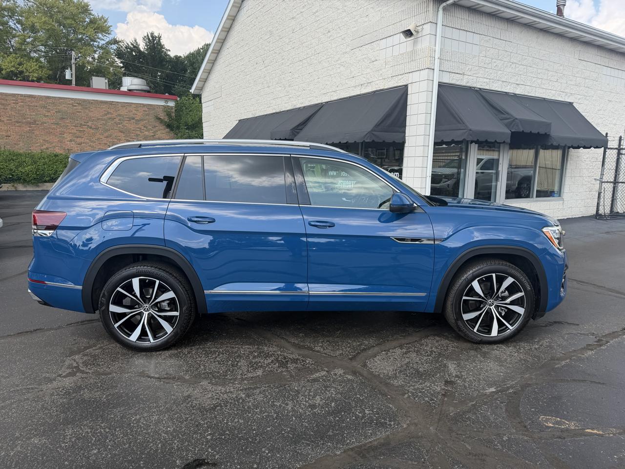 Volkswagen Atlas 2.0T SEL Premium R-Line 4MOTION 2026