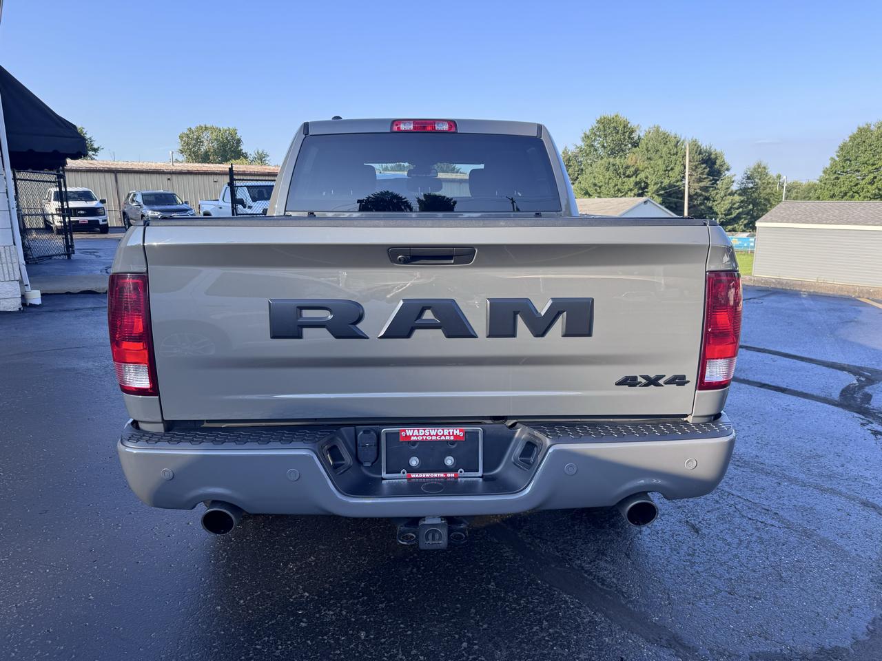 RAM 1500 Classic Express 4x4 Crew Cab 5'7" Box 2022