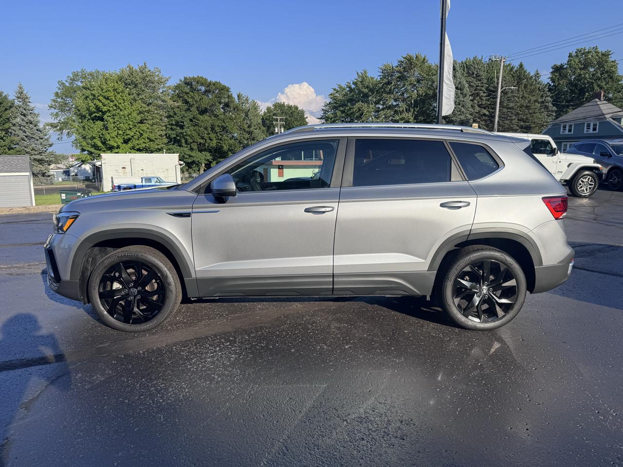 Volkswagen Taos SE FWD 2023