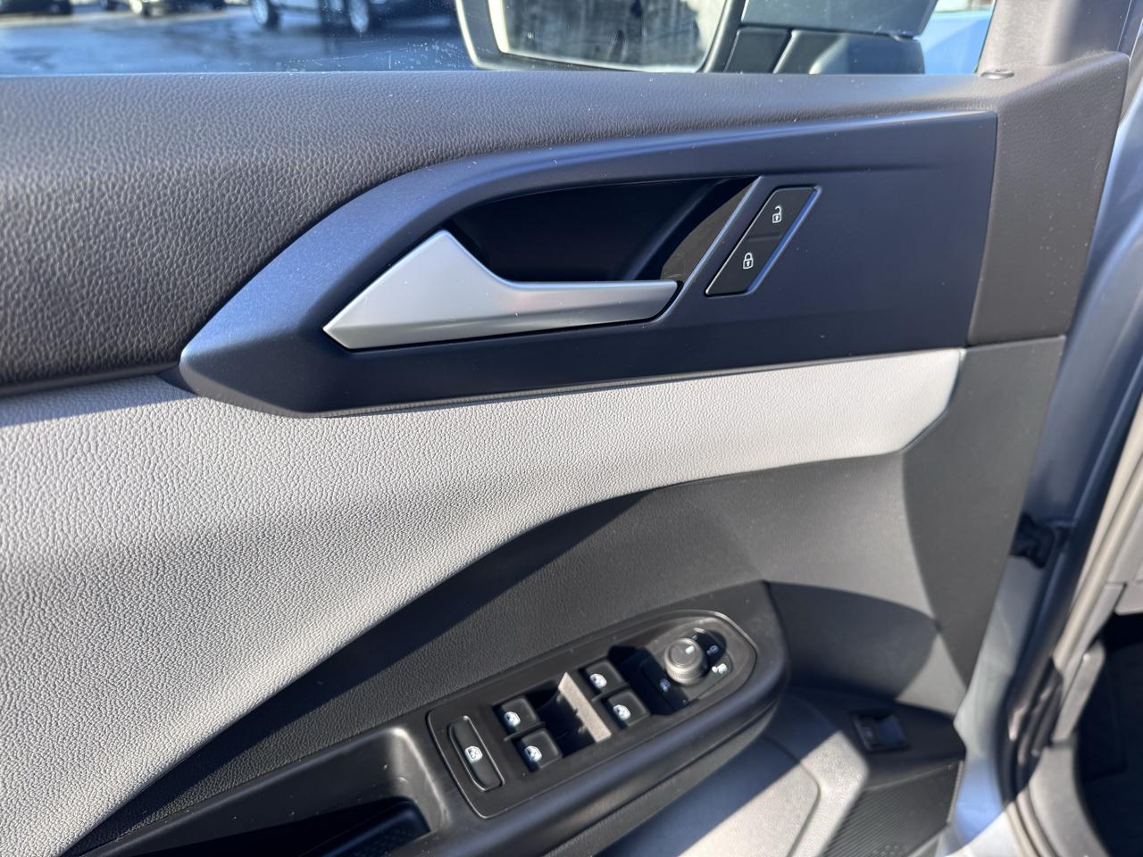 Volkswagen Taos SE FWD 2023