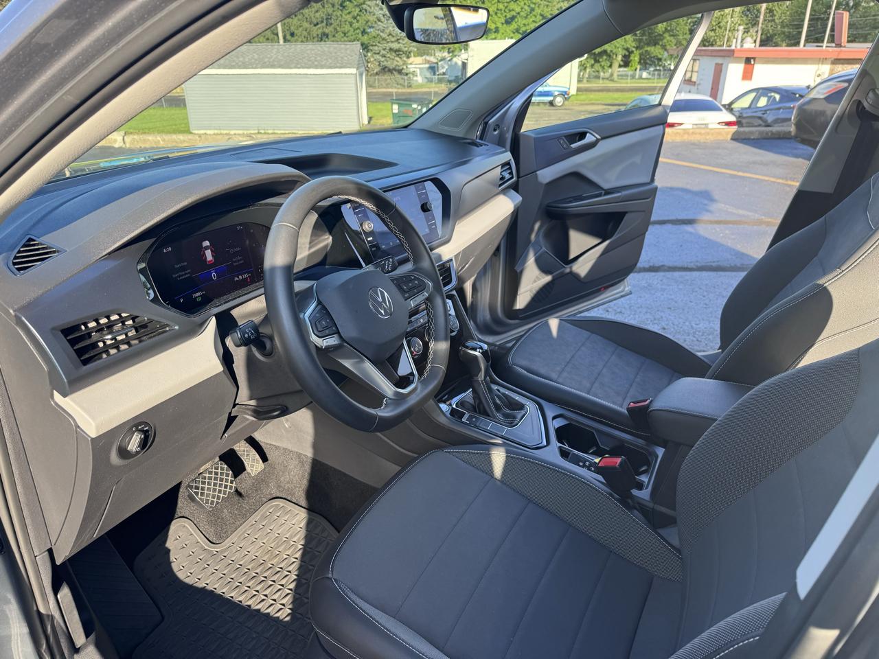Volkswagen Taos SE FWD 2023