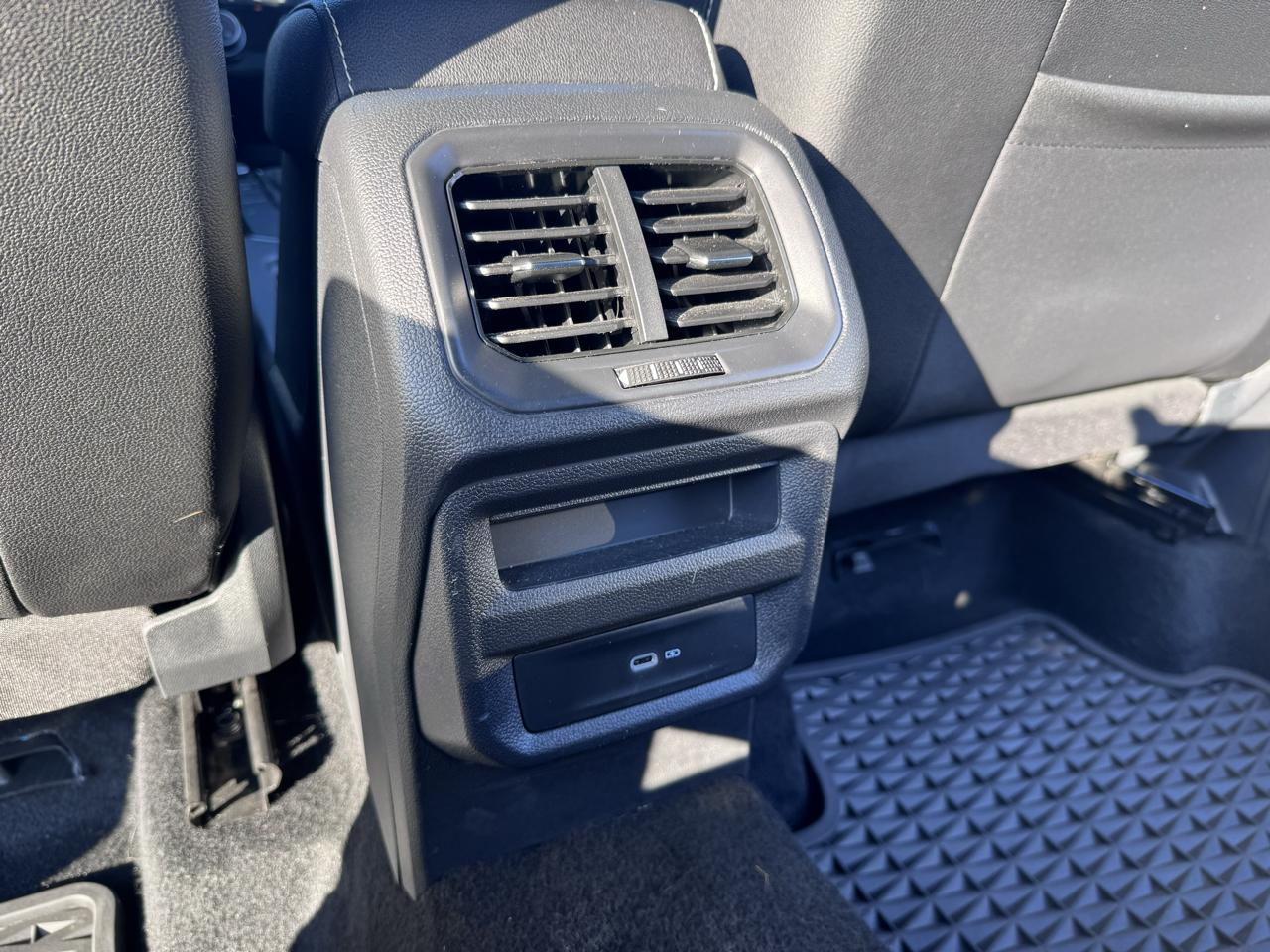 Volkswagen Taos SE FWD 2023